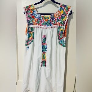 Mi Golondrina Flores Shift Dress White w/ Colorful Embroidery Size M